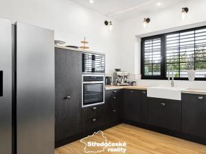 Prodej rodinného domu, Polerady, 240 m2