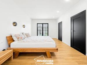 Prodej rodinného domu, Polerady, 240 m2
