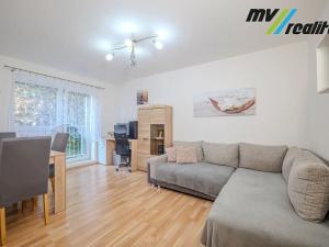 Prodej bytu 3+1, Milovice, Spojovací, 56 m2