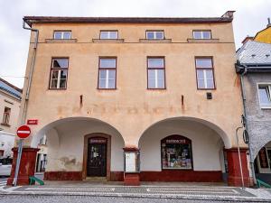 Prodej komerční nemovitosti, Hostinné, Poštovní, 438 m2