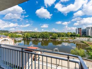 Pronájem bytu 2+kk, Praha, Jankovcova, 54 m2