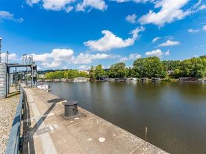 Pronájem bytu 2+kk, Praha, Jankovcova, 54 m2