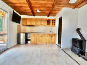 Prodej chaty, Červený Kostelec, 30 m2