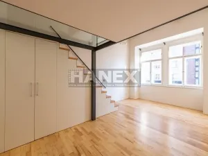 Pronájem bytu 1+1, Praha - Smíchov, Viktora Huga, 46 m2