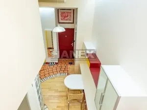 Pronájem bytu 1+1, Praha - Smíchov, Viktora Huga, 46 m2