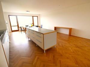 Prodej bytu 4+kk, Praha - Vokovice, Tibetská, 179 m2