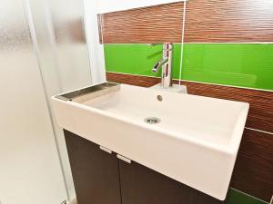 Pronájem bytu 1+kk, Praha - Horní Měcholupy, 40 m2