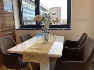 Pronájem bytu 2+kk, Praha - Holešovice, Dělnická, 64 m2