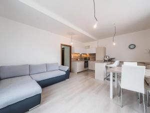 Pronájem bytu 2+kk, Svojetice, Choceradská, 56 m2