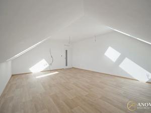 Prodej bytu 3+kk, Trhová Kamenice, Raisovo náměstí, 75 m2