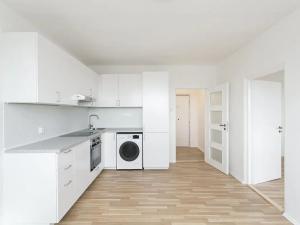Prodej bytu 2+kk, Praha - Kamýk, Rabyňská, 39 m2