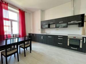 Pronájem bytu 2+1, České Budějovice - České Budějovice 6, Průmyslová, 78 m2