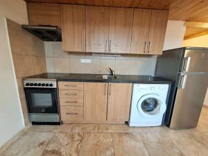 Pronájem bytu 1+1, Praha - Smíchov, Mošnova, 38 m2