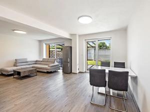 Prodej rodinného domu, Světice, Na Žlábku, 162 m2