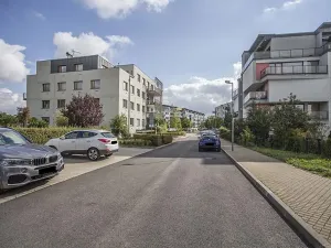 Pronájem garážového stání, Praha - Vokovice, Skotská, 15 m2