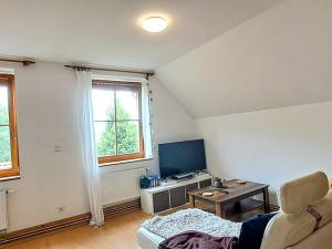 Pronájem bytu 2+kk, Chyňava, Za Humny, 36 m2