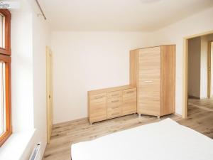 Pronájem bytu 2+kk, Praha - Radlice, Na Farkáně III, 41 m2