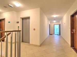 Pronájem bytu 2+kk, Praha - Holešovice, Na Maninách, 62 m2