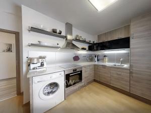 Pronájem bytu 2+1, Praha - Žižkov, Jeseniova, 60 m2