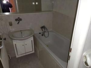 Pronájem bytu 3+1, Malenice, 64 m2