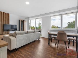 Prodej bytu 4+kk, Karlovy Vary, Dubová, 99 m2