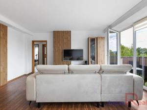 Prodej bytu 4+kk, Karlovy Vary, Dubová, 99 m2
