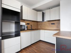 Prodej bytu 4+kk, Karlovy Vary, Dubová, 99 m2