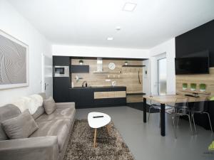 Prodej rodinného domu, Ladná, Ovčačky, 365 m2