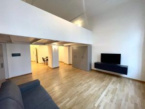 Pronájem bytu 2+kk, Praha - Karlín, Sokolovská, 98 m2