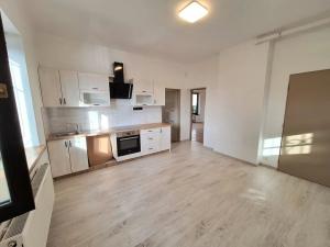 Pronájem bytu 3+1, Litoměřice, Želetická, 74 m2