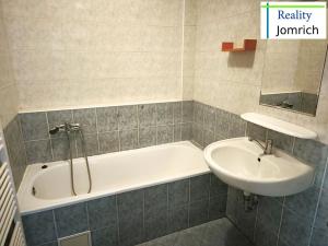Pronájem bytu 2+kk, Liberec, Jeronýmova, 65 m2