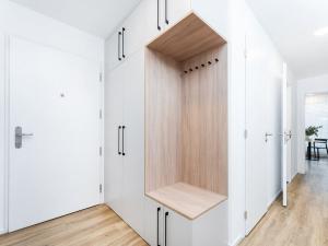 Pronájem bytu 2+kk, Praha - Vysočany, Odkolkova, 63 m2