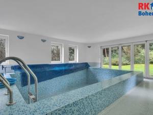 Prodej rodinného domu, Hrdlořezy, 400 m2