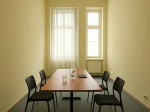 Pronájem obchodního prostoru, Praha - Nové Město, Lípová, 69 m2