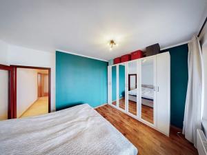 Prodej bytu 2+kk, Praha - Horní Měcholupy, Modenská, 64 m2