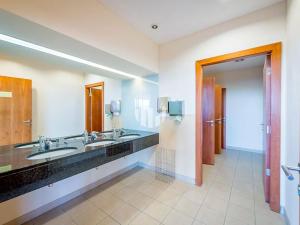 Pronájem kanceláře, Praha - Třebonice, Řevnická, 329 m2