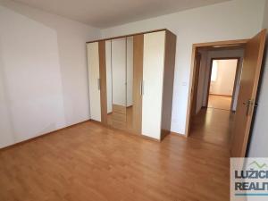 Prodej bytu 2+kk, Praha - Horní Počernice, V javorech, 42 m2