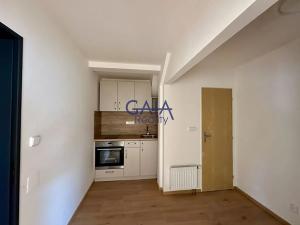 Pronájem bytu 2+1, Kyjov, třída Komenského, 58 m2