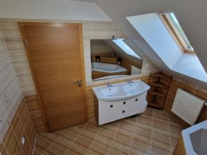 Pronájem rodinného domu, Liberec - Liberec XXV-Vesec, Na Veseckém kopci, 213 m2
