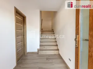 Pronájem vily, Praha, Slámova, 226 m2