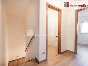 Pronájem vily, Praha, Slámova, 226 m2