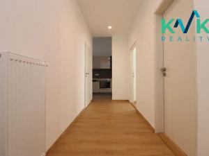 Pronájem bytu 2+1, Karlovy Vary, Svahová, 60 m2