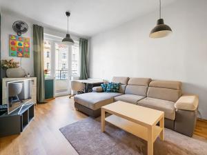 Pronájem bytu 2+kk, Praha - Vršovice, 28. pluku, 52 m2