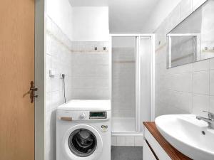 Pronájem bytu 1+kk, Milovice, Braniborská, 30 m2