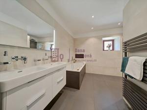 Prodej rodinného domu, Kunžak, 401 m2