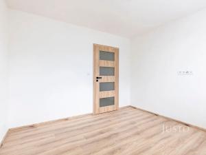 Pronájem bytu 2+1, Zlín, L. Váchy, 54 m2