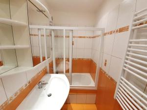 Pronájem bytu 2+kk, Praha - Černý Most, Generála Janouška, 46 m2