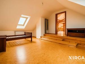 Pronájem bytu 3+1, Praha - Uhříněves, Netluky, 130 m2