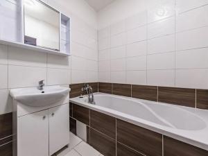 Prodej bytu 4+1, Podbořany, Kpt. Nálepky, 85 m2