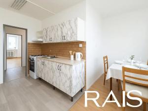 Prodej bytu 3+1, Hustopeče, U Větrolamu, 74 m2